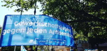 Transparent bei einer Demo